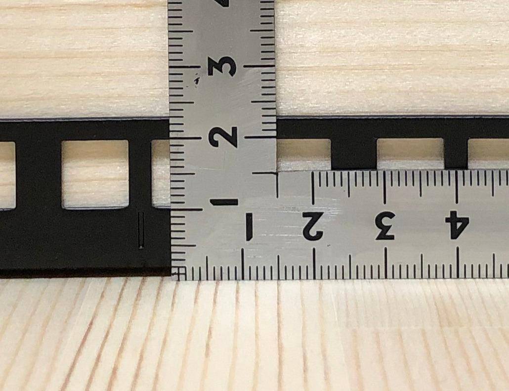 穴の中心は端から15mmでした